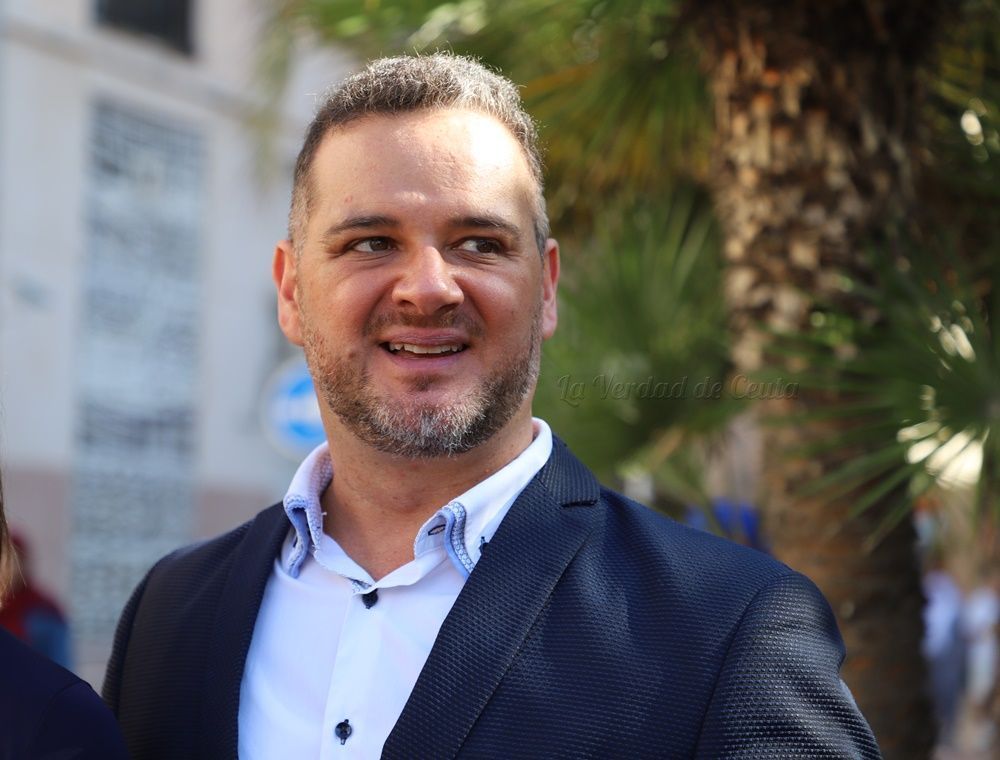 Muñoz Arbona pregunta cuando se van a convocar los premios extraordinarios y excelencia académica