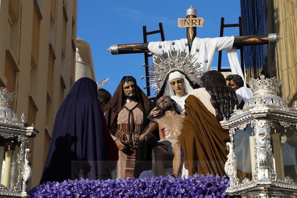 La Hermandad de Paz y Piedad prolonga la sobriedad de la Madrugá al Viernes Santo