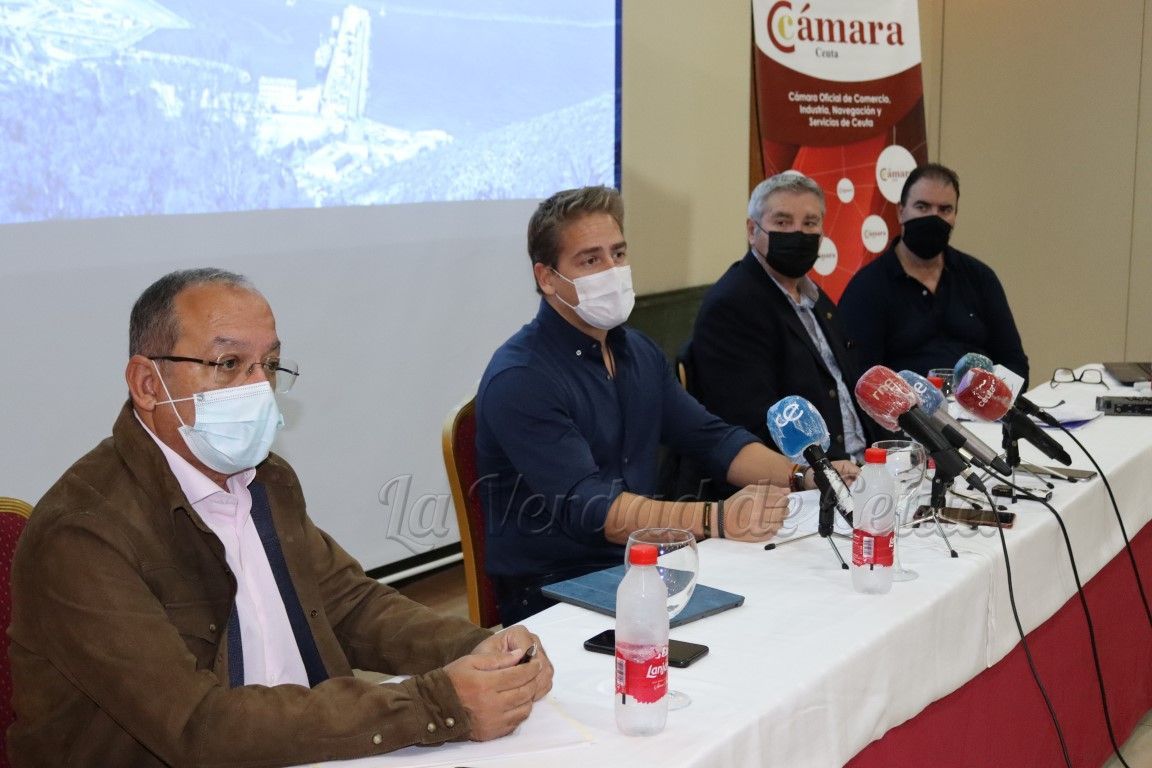 Los empresarios valoran que se autoricen los ERTES con trabajadores transfronterizos