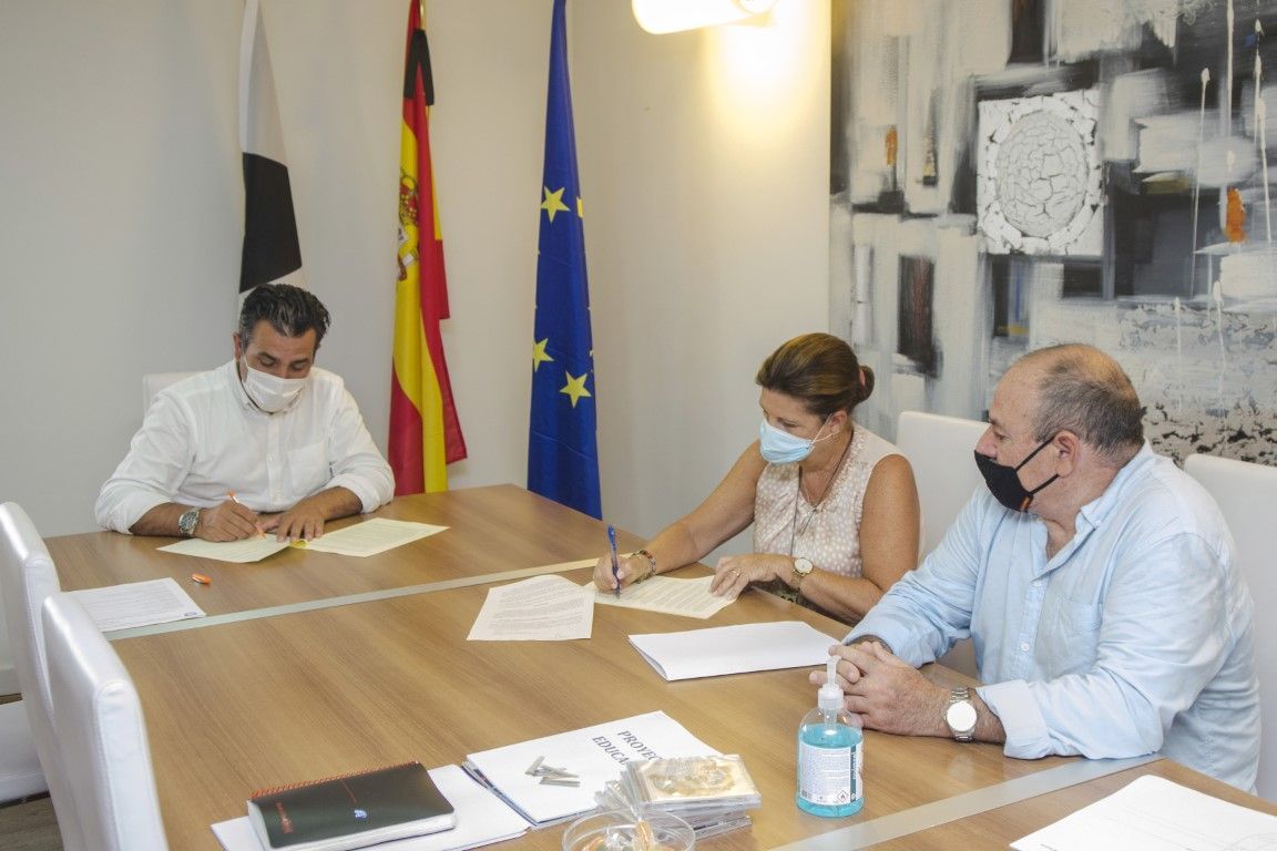 La Ciudad renueva el convenio de colaboración con la Asociación Fotográfica Miradas