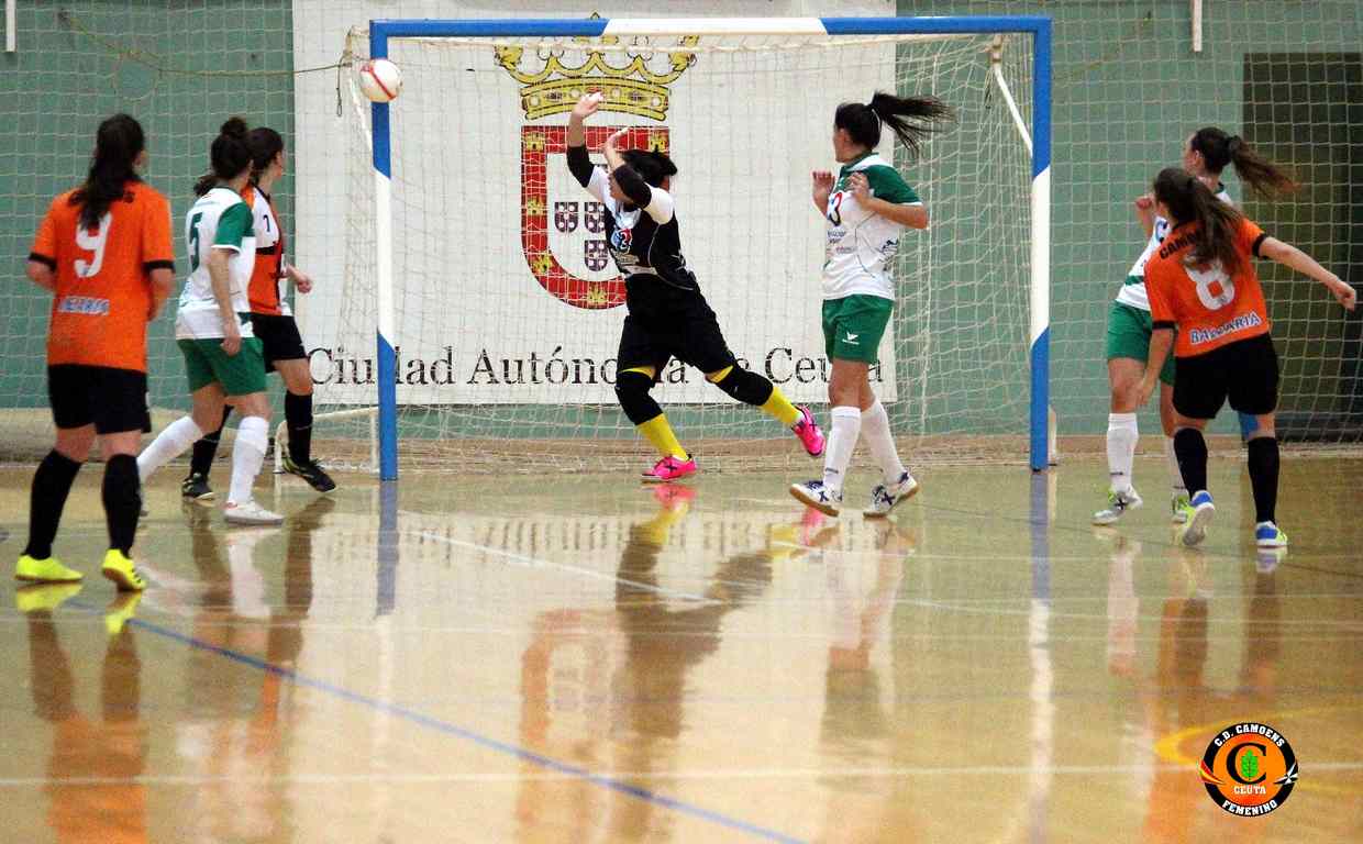 El Córdoba acaba con la buena racha del Camoens (0-2)