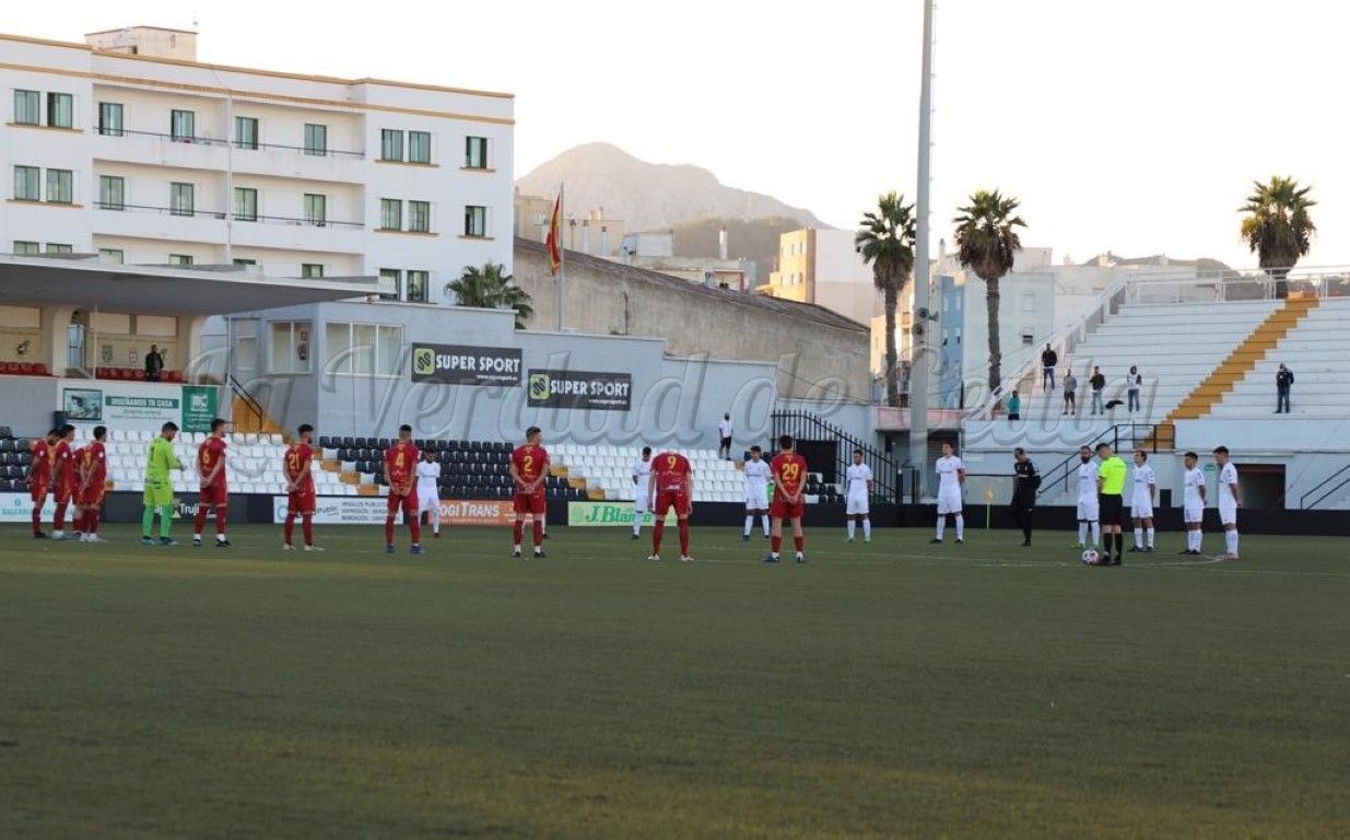 Dos jugadores del AD Ceuta dan positivo por COVID-19