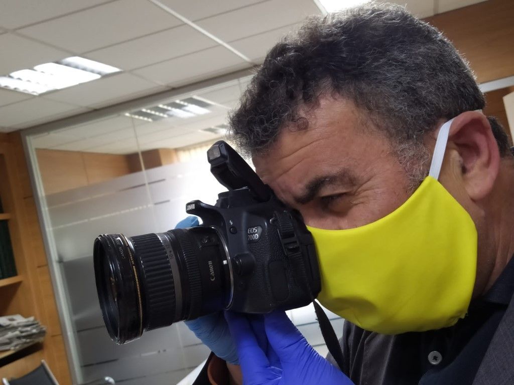 La AD Ceuta dona mascarillas a FAPE-Ceuta tras su petición de ayudar a los periodistas que siguen en la calle