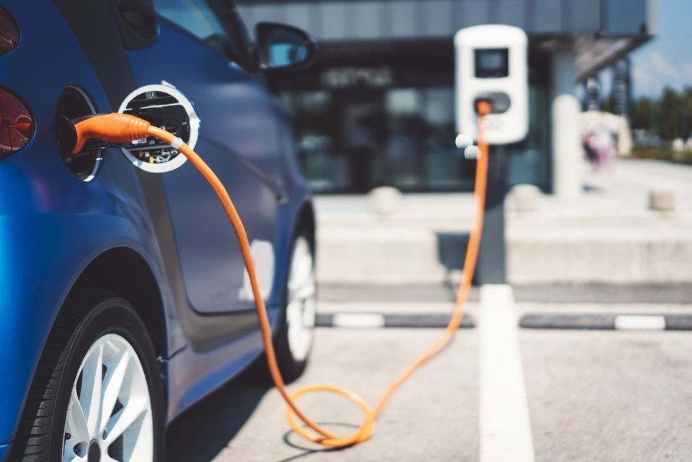 Cargar un automóvil eléctrico cuesta ahora 257 euros más al año que en 2020