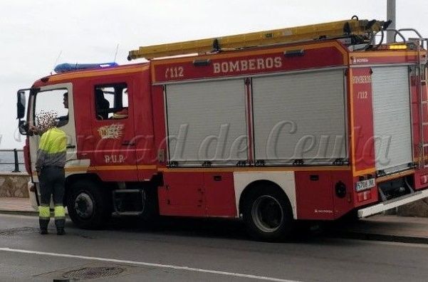 Los bomberos acudieron inmediatamente al lugar de los hechos 