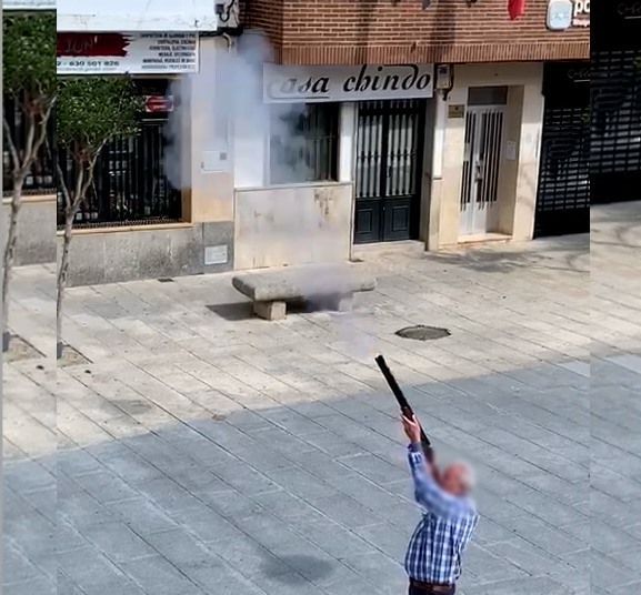La Guardia Civil denuncia, en Cáceres, a varias personas por celebrar una fiesta y realizar disparos con una escopeta