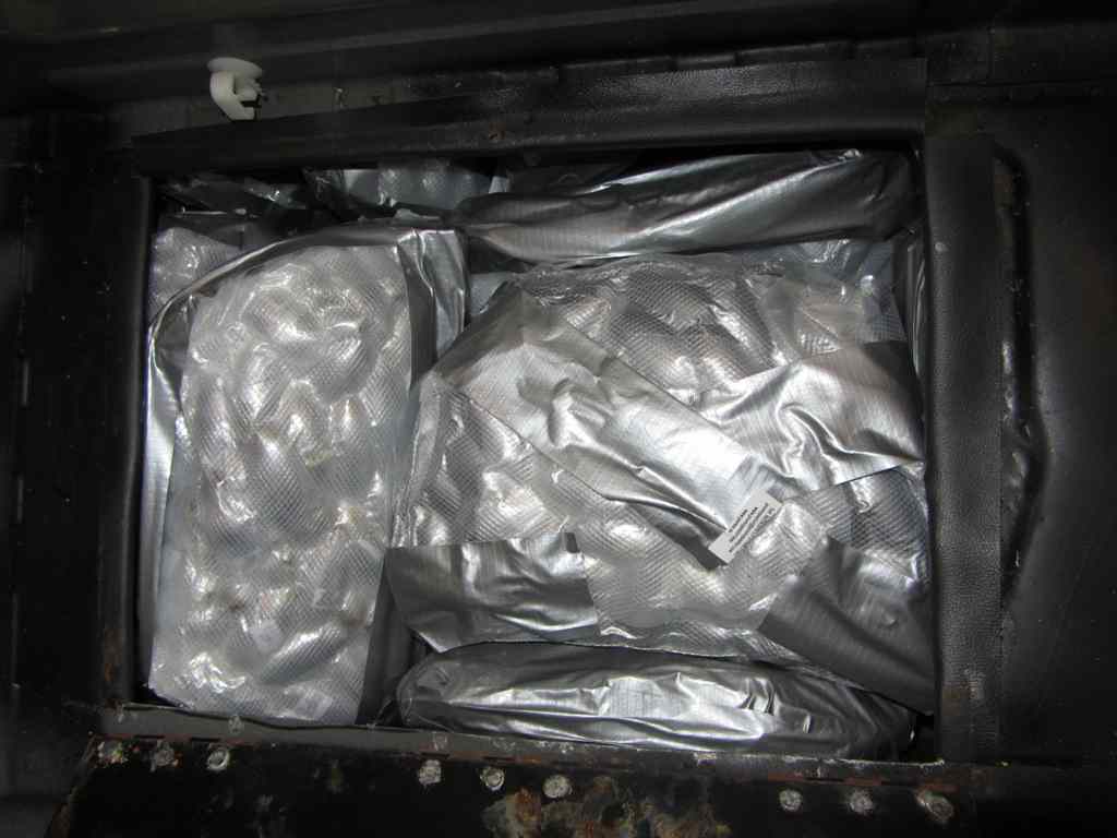 La Guardia Civil intercepta cinco vehículos con más de 200 kilos de hachís