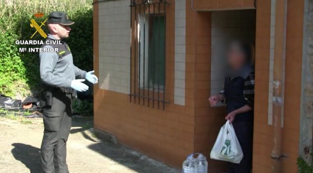 La Guardia Civil abastece a las zonas rurales que requieren un desplazamiento para acceder a los servicios básicos