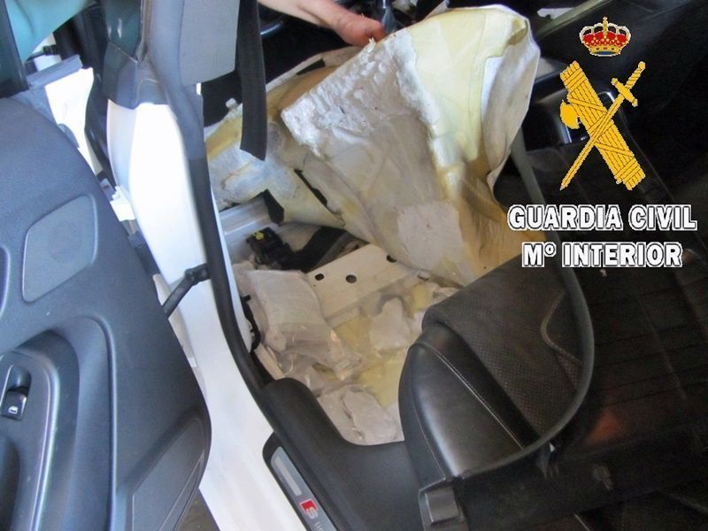 La Guardia Civil desarticula una organización delictiva que transportaba hachís entre España y Holanda en cajas de ajos