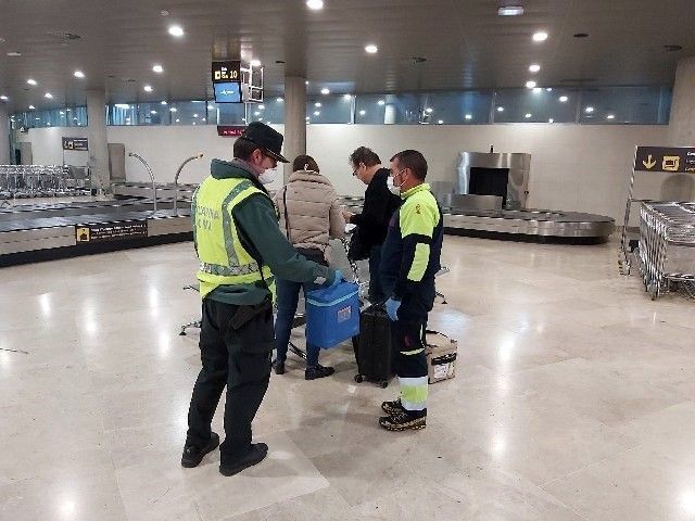 La Guardia Civil presta apoyo al transporte de material para trasplantes