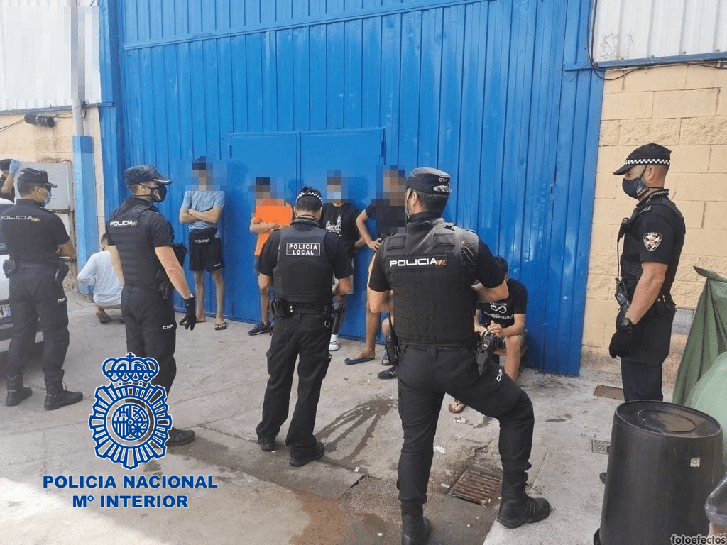 La Policía Nacional intensifica controles conjuntos con Policía Local.