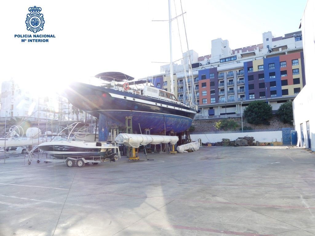 Detenidos dos menores y un adulto por un robo con fuerza en la empresa naval Medgate