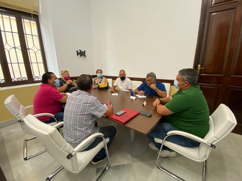 El consejero de Servicios Urbanos continúa sus reuniones con los presidentes de barriadas