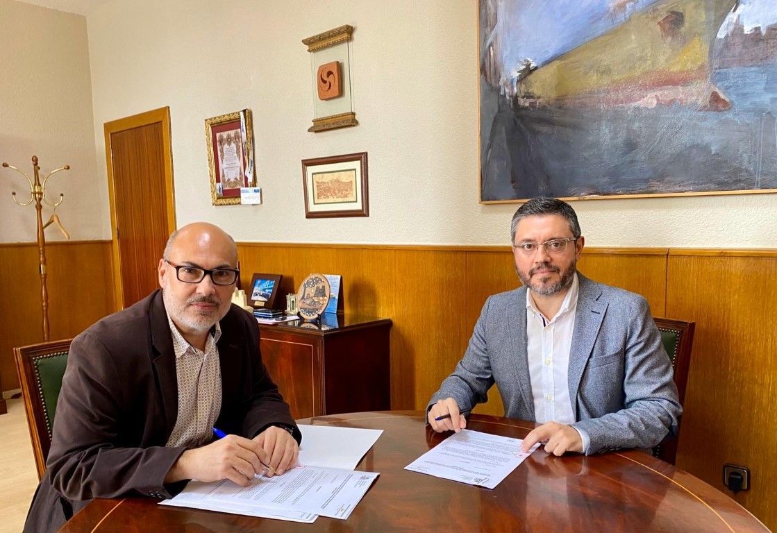 Autoridad Portuaria de Ceuta y Cruz Roja Ceuta firman un convenio para la autorización de ocupación y uso de terrenos e instalaciones de dominio público portuario 