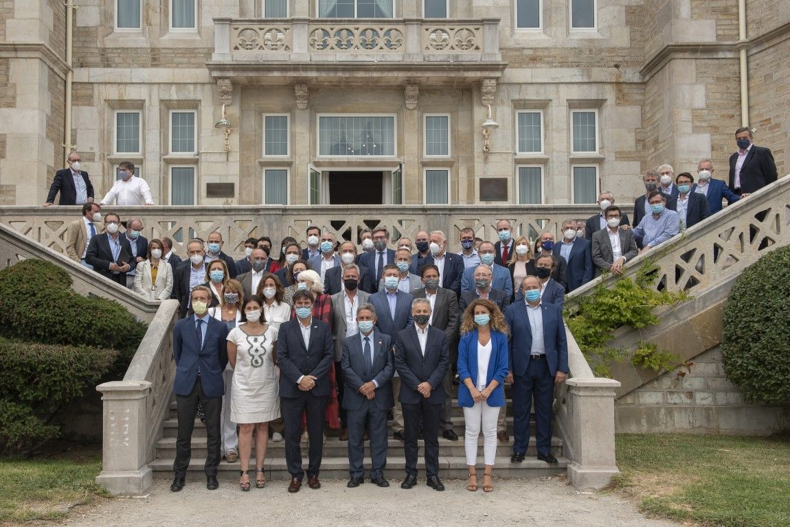 Los puertos españoles analizan en Santander su modelo para los próximos diez años