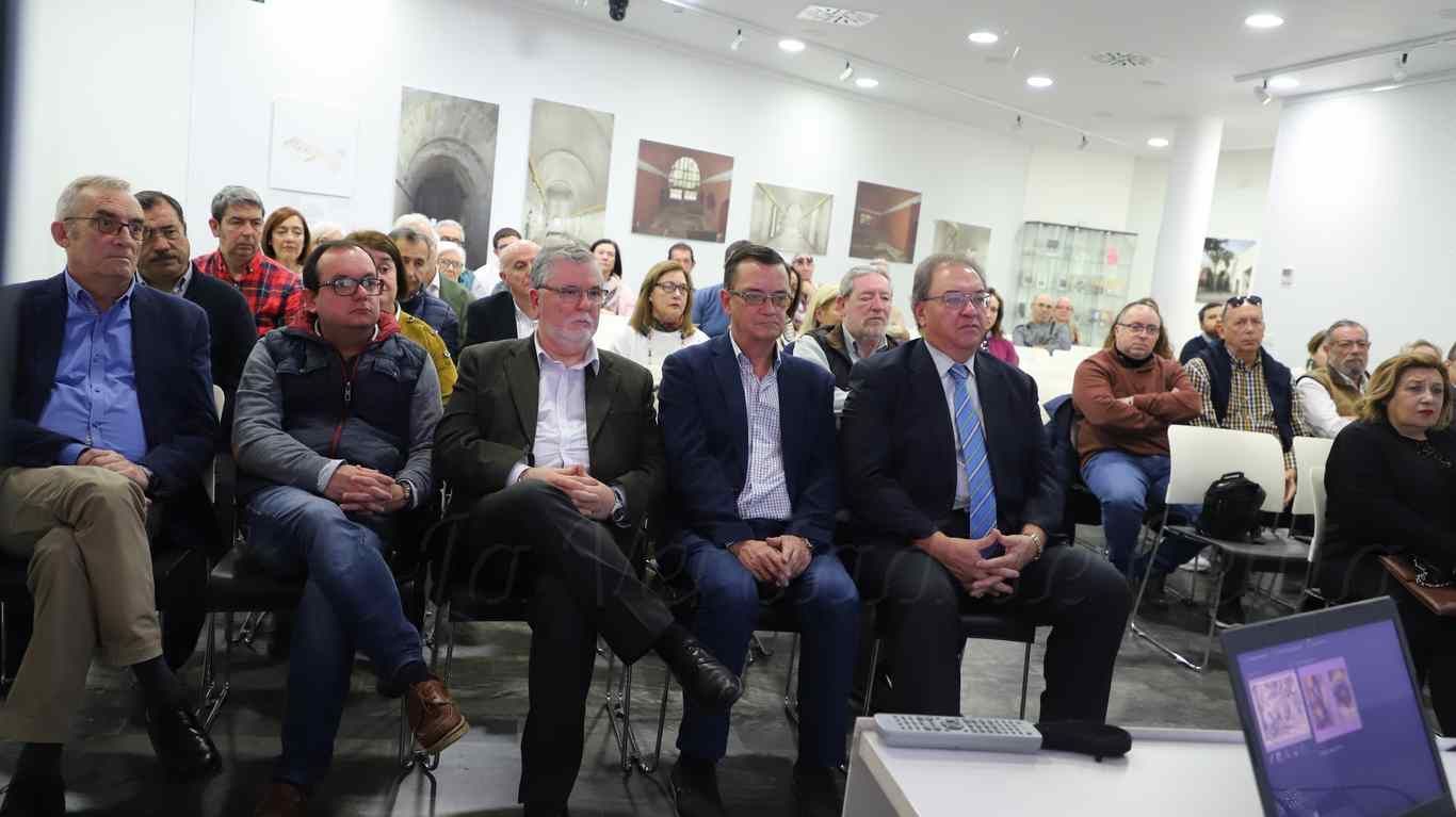 Las cofradías donan 800 kilos de alimentos al Banco de Alimentos