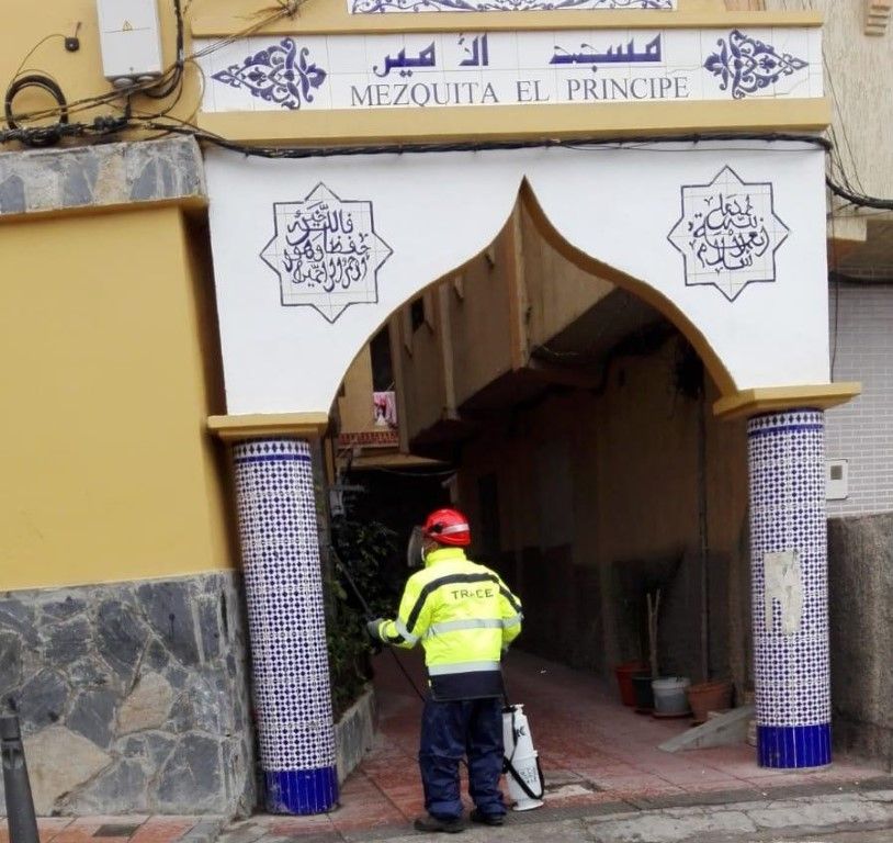Trace desinfecta la Barriada del Príncipe Alfonso