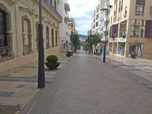 La Ciudad sustituirá las losetas resbaladizas del centro tras muchos  años de problemas