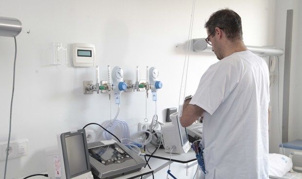 El Gobierno informa a Vox de que el INGESA ha suspendido en Ceuta unas 5.000 pruebas y consultas con especialistas