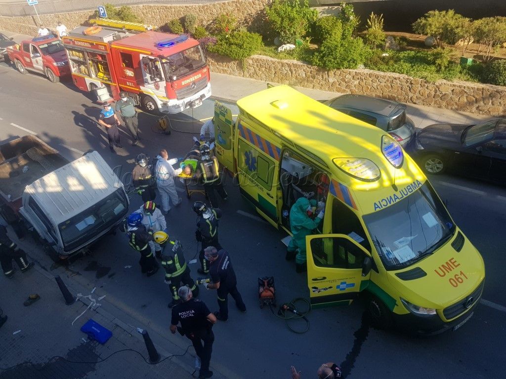 El trabajador afectado por el accidente de esta mañana es evacuado a Cádiz con pronóstico grave