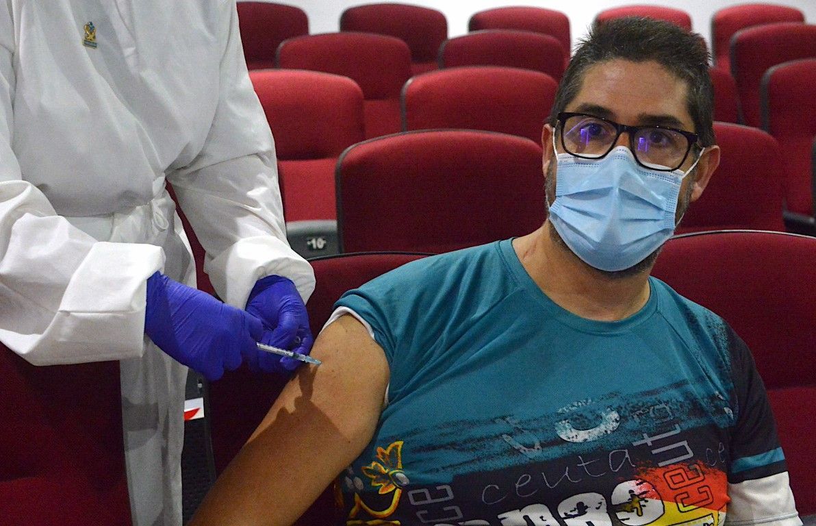Sanidad recibe la autorización del Ministerio para vacunar a los menores de 39 años en Ceuta desde esta semana
