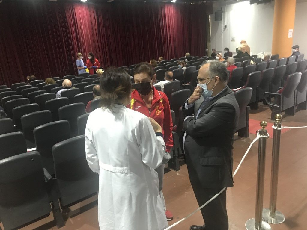 La ciudad ya ha comenzado la vacunación de los adultos entre 64 y 65 años