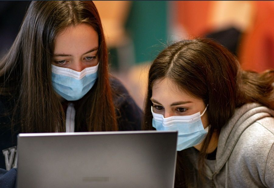 La Fundación la Caixa lanza un nuevo programa de becas de grado universitario