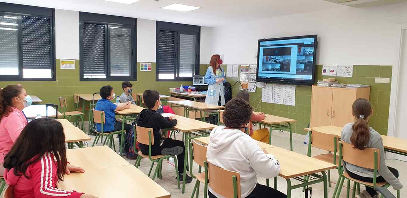 Crean una plataforma para una educación digna en Ceuta y que se vuelva al horario normal de clases
