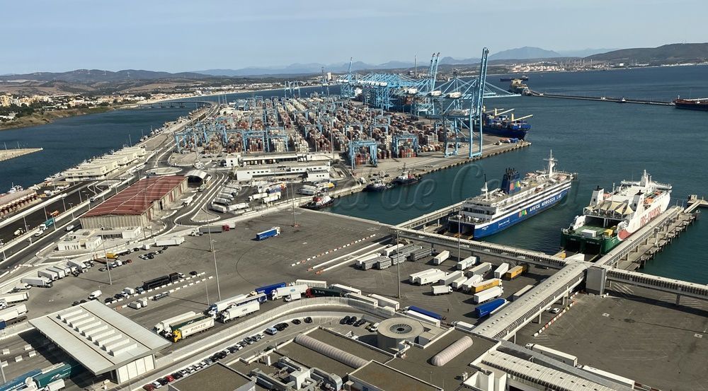 Exigen medidas para solucionar el colapso en el puesto de control fronterizo de Algeciras