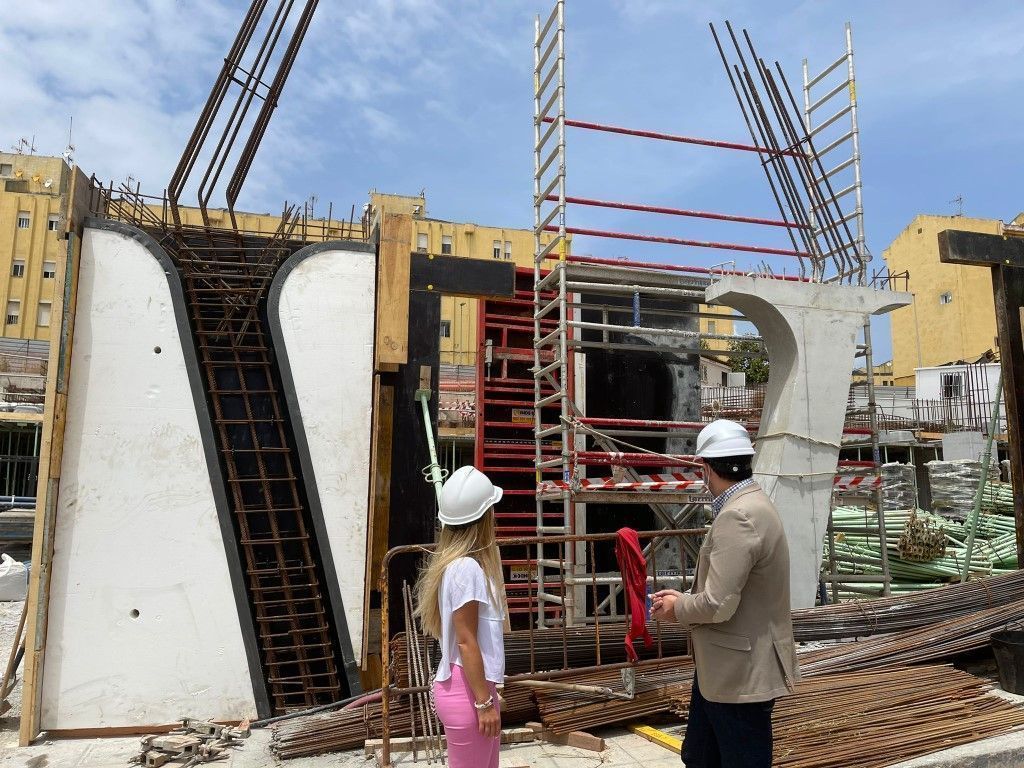 Fomento prevé concluir las obras del nuevo aparcamiento de la barriada Juan Carlos I a finales de verano