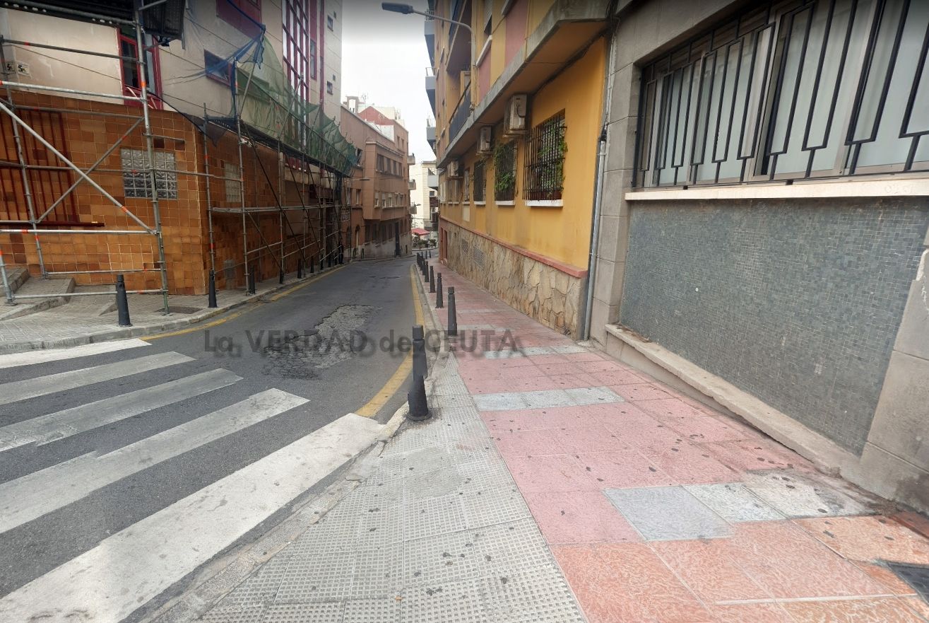 Fomento repondrá el acerado de las calles Valverde Soriano y Eduardo Pérez Ortiz 