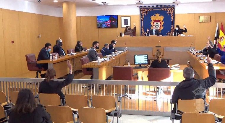 La Asamblea de Ceuta rechaza una propuesta de Vox sobre los enganches ilegales