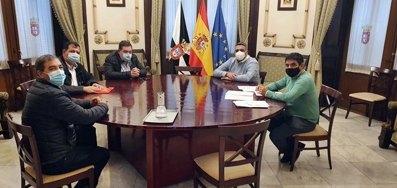 La Asociación de Trabajadores Asalariados del Taxi se reúne con el Gobierno local
