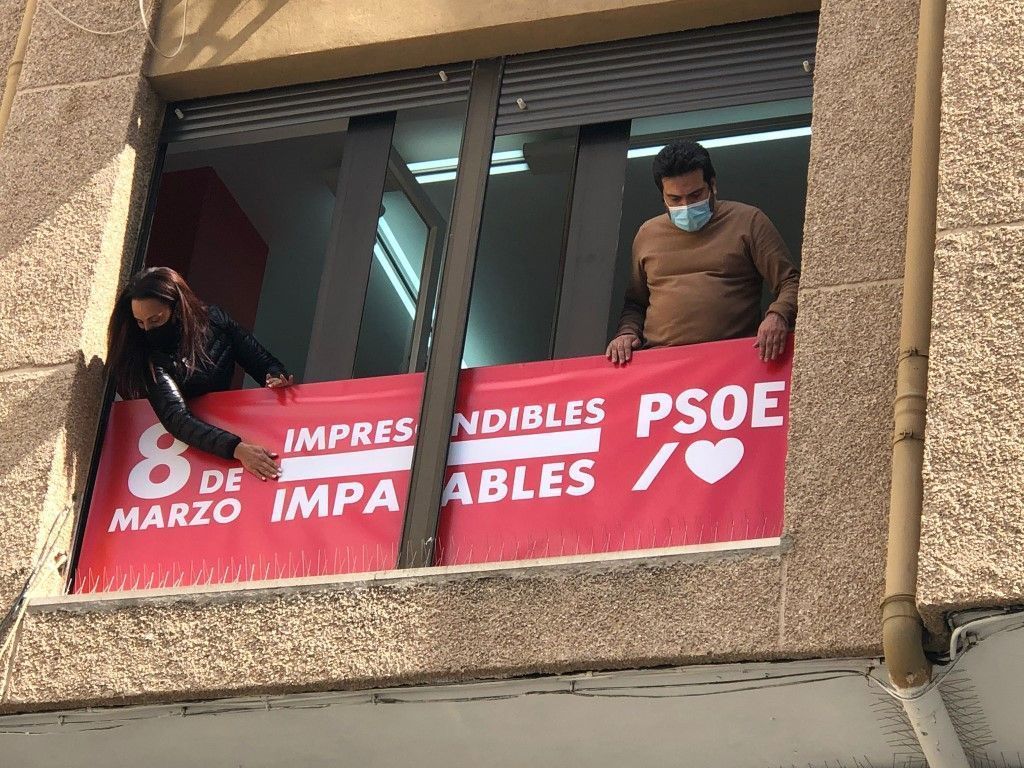 El PSOE prepara sus sedes para la celebración del 8M