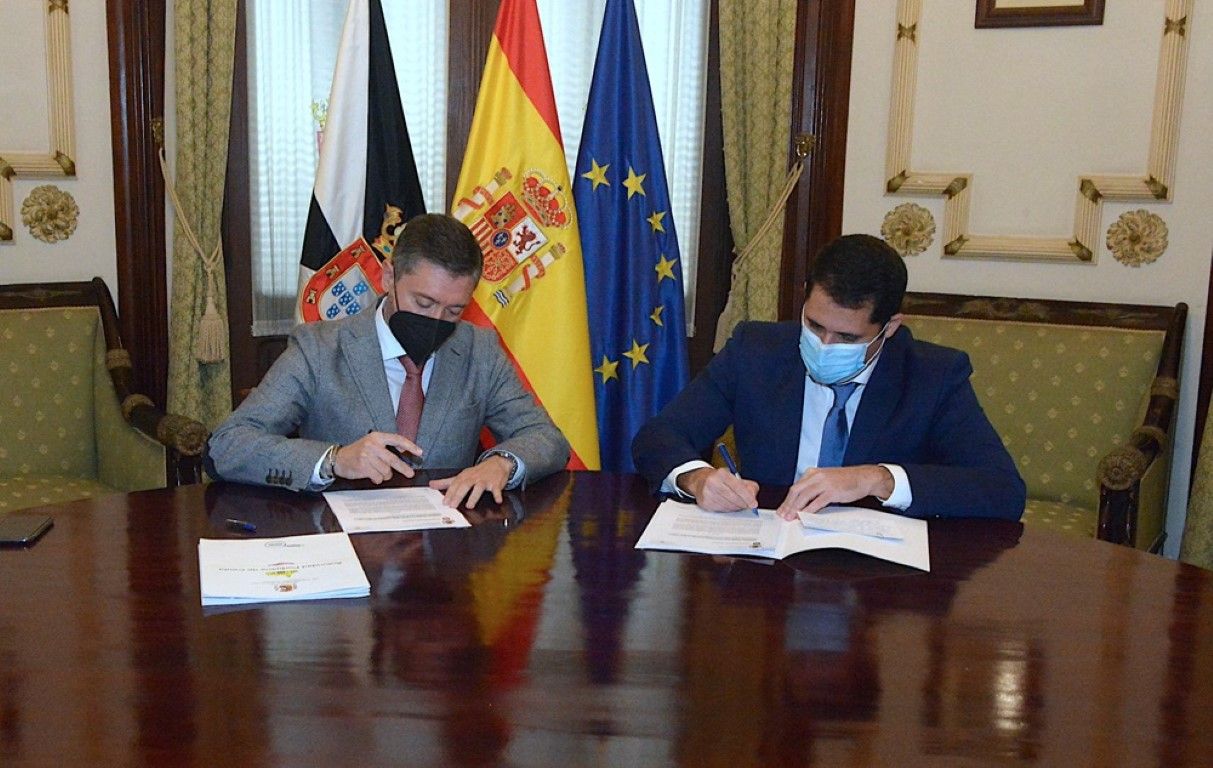 Firmado el acuerdo para mejorar la rentabilidad y eficiencia de los distintos espacios portuarios
