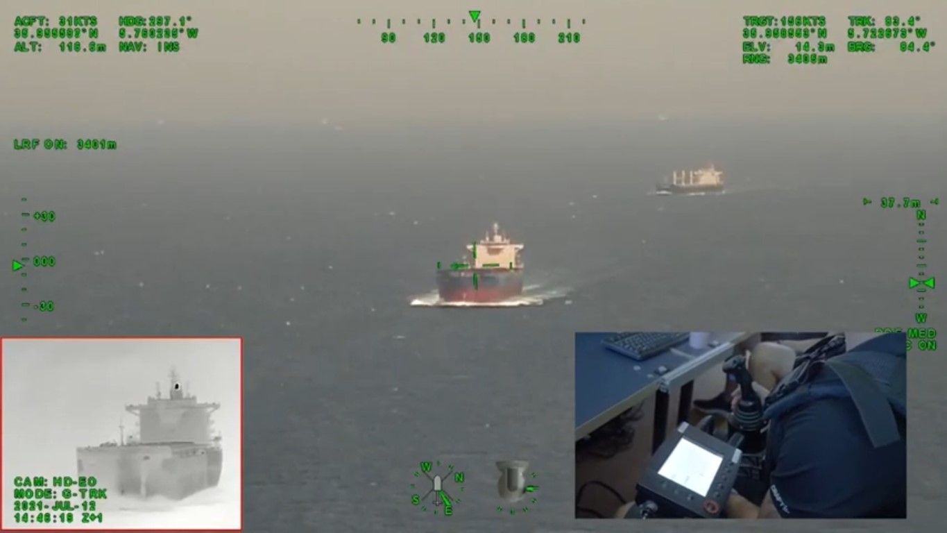 Controlan con un dron las emisiones contaminantes de los buques en el Estrecho