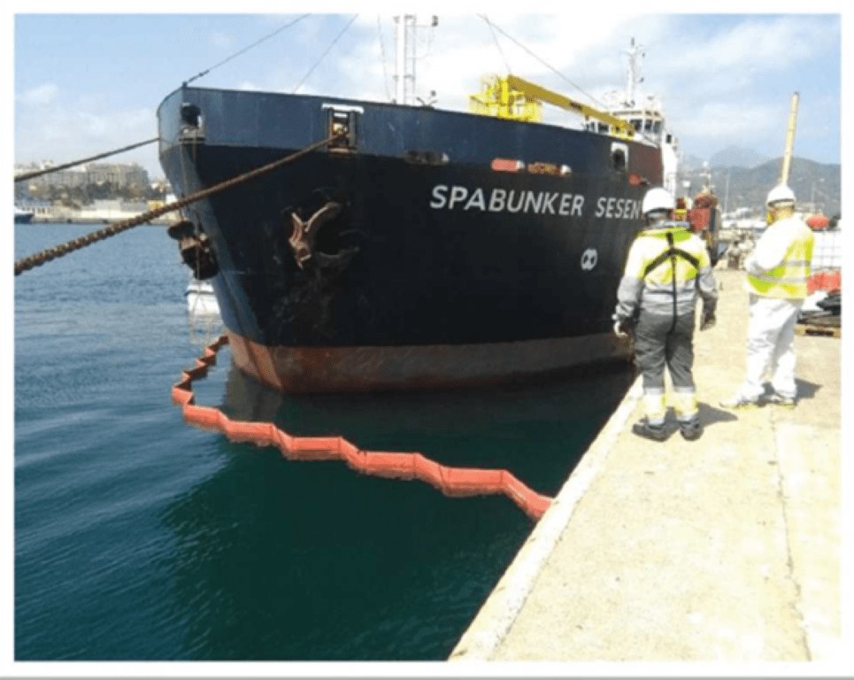El puerto publica la licitación para el servicio de prevención y lucha contra la contaminación marina