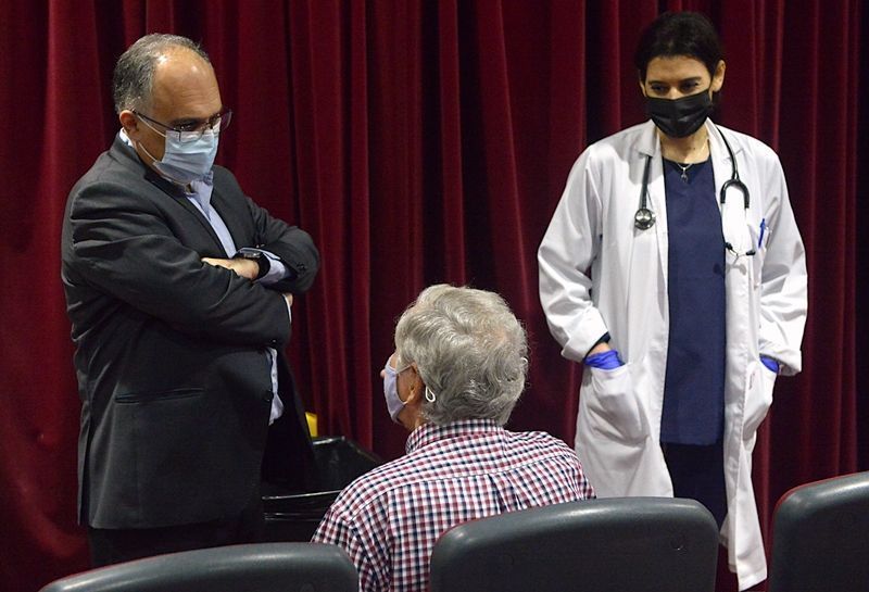 6.200 ceutíes de más de 70 años serán citados para recibir la tercera dosis de la vacuna