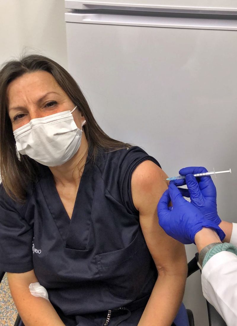 Segundas dosis de la vacuna de la COVID-19 para los profesionales sanitarios del HUCE