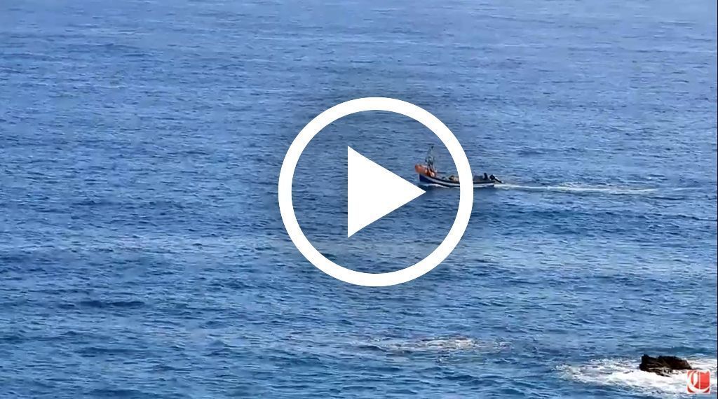 Pateras marroquíes cerca de Punta Blanca