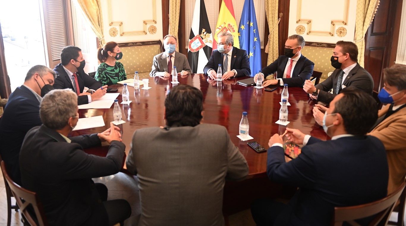 La Ciudad se reúne con miembros de la Organización Mundial del Turismo