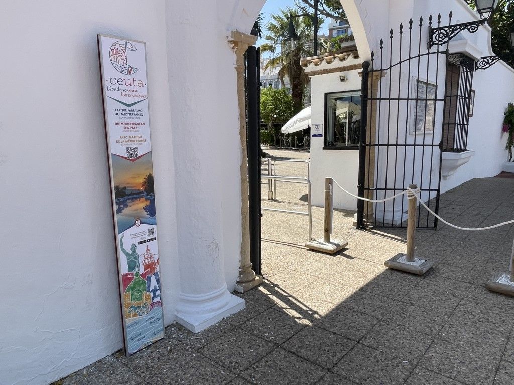 Servicios Turísticos renueva la señalización de los lugares emblemáticos de la Ciudad