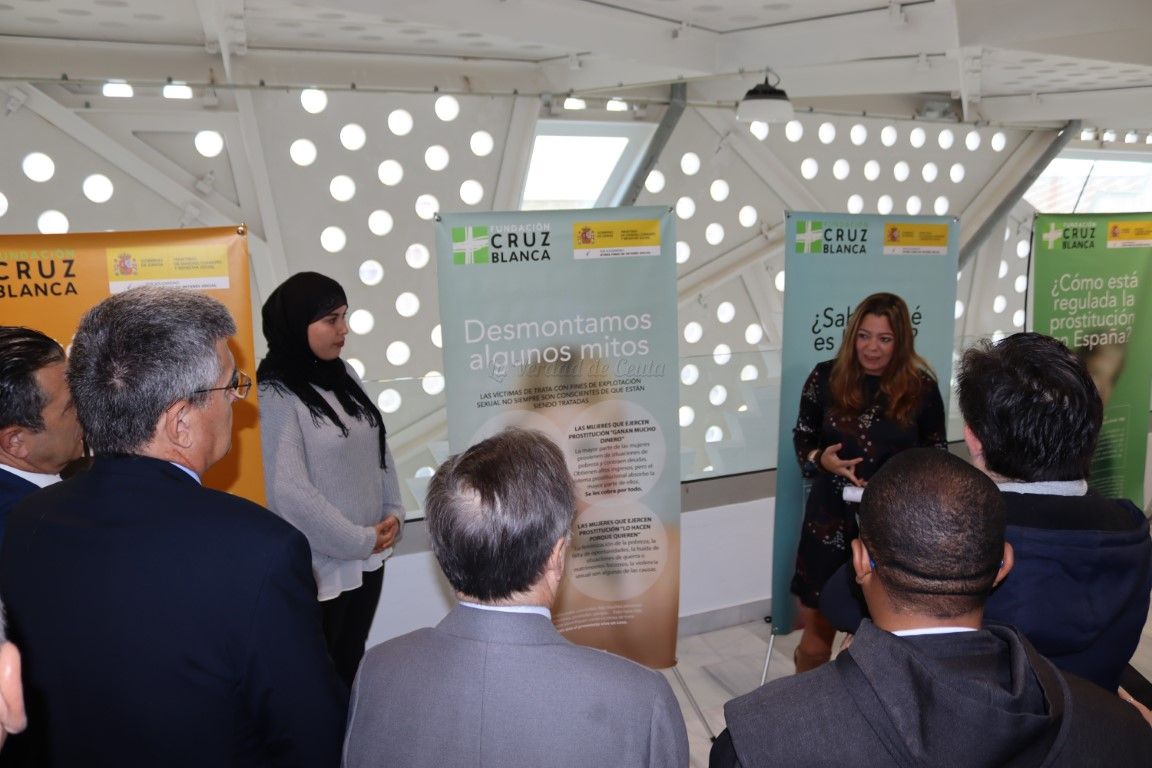 Exposicion contra trata prostuticion 3