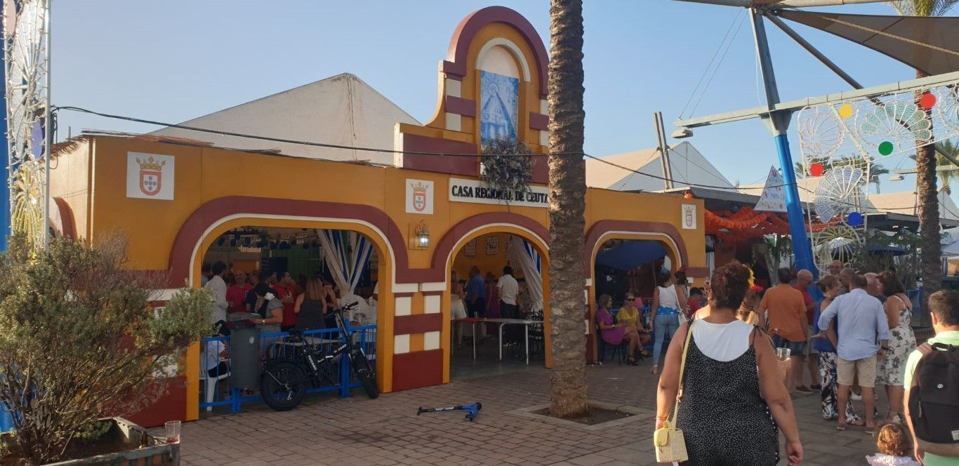 La Casa regional de Ceuta en Melilla se alza con el 2 premio al "Mejor Rinconcito de la Feria 2022"