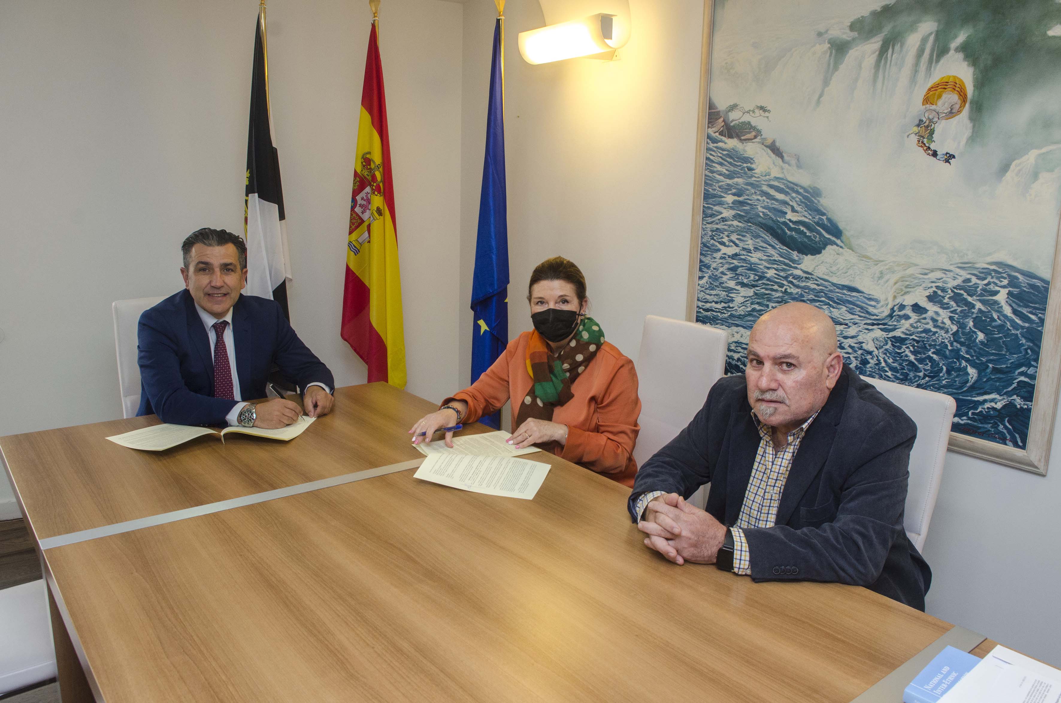 La Ciudad firma un convenio de colaboración con la asociación Miradas
