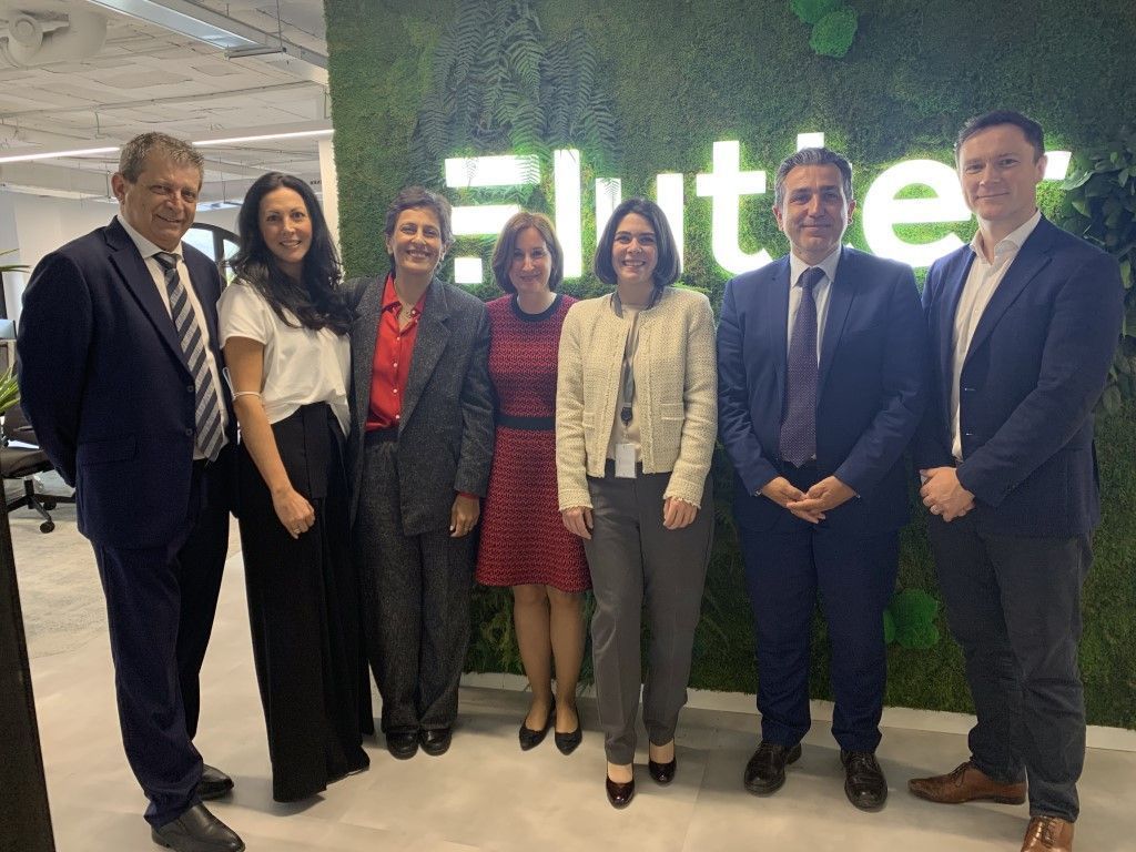 Fundación Flutter y la Ciudad firman un convenio de colaboración y crean un programa de becas universitarias. Imagen de archivo
