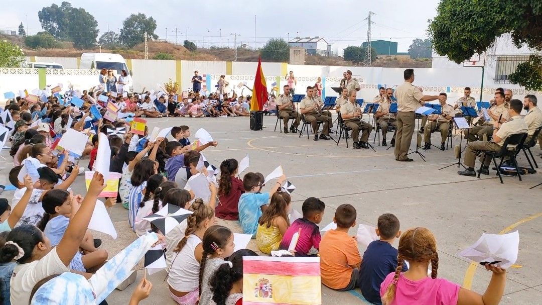 El colegio Rey Juan Carlos I acoge un concierto de la Unidad de Música militar