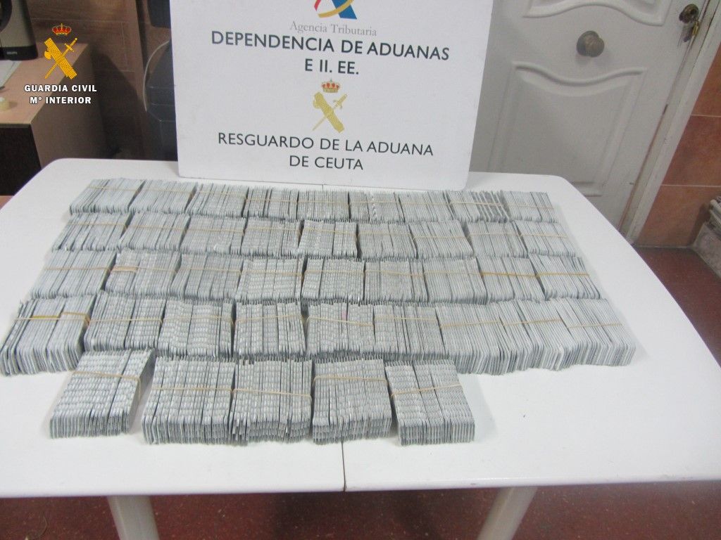 Impiden a un nadador introducir más de 30.000 comprimidos de clonazepam en Marruecos