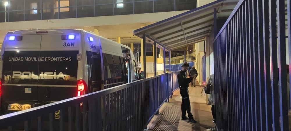 La Policía Nacional refuerza con más agentes la frontera, el puerto y el helipuerto durante este puente
