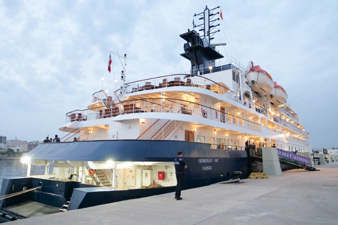 El puerto de Ceuta recibe un mini-crucero que apenas está unas horas en nuestra ciudad
